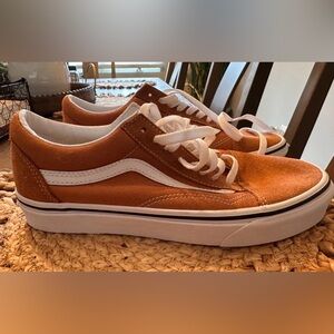 Vans Unisex sneakers (W- 9.5, M- 8)